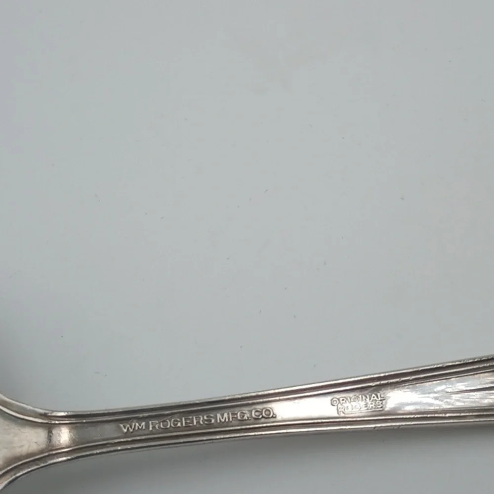 WM Rogers Original Rogers Silver Plate Tomato/Cranberry Sauce Spoon